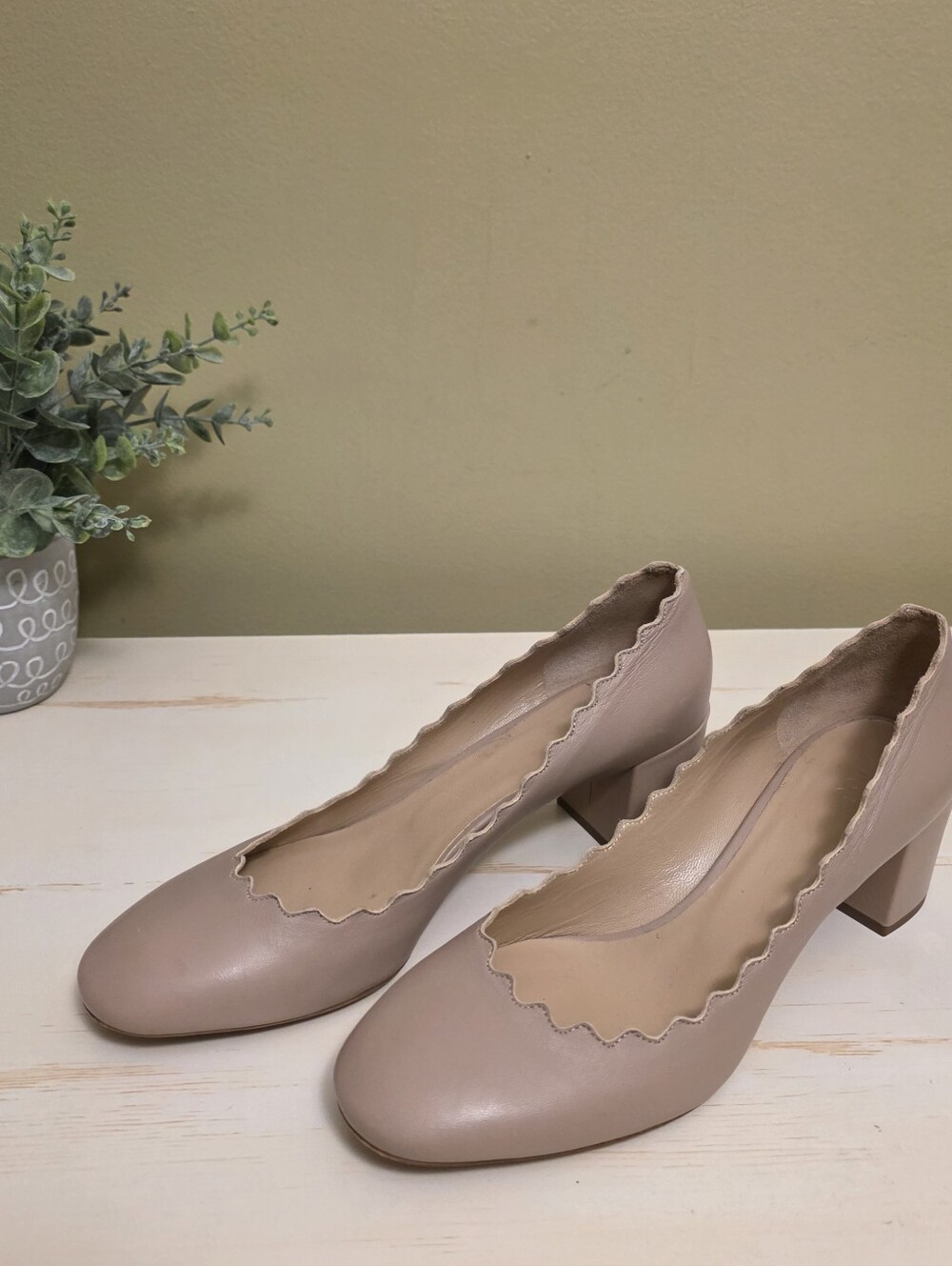 Chloe | Nude Lauren Scalloped Leather Pumps Sz 38